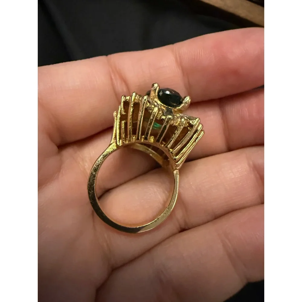 Vintage Gold Tone Emerald Green Crystal Cocktail Ring Baguette Halo Size 6.25